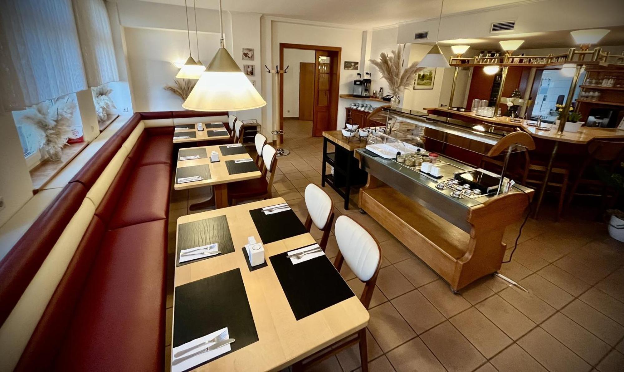 Hotel Zu Den Linden Wachtberg Bagian luar foto