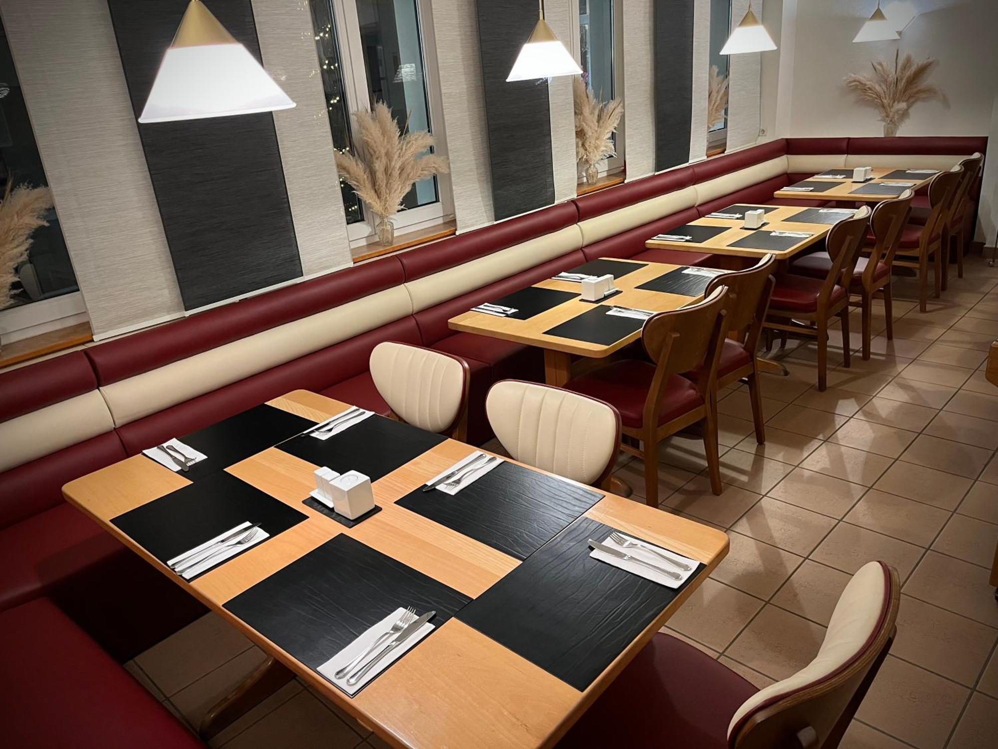 Hotel Zu Den Linden Wachtberg Bagian luar foto